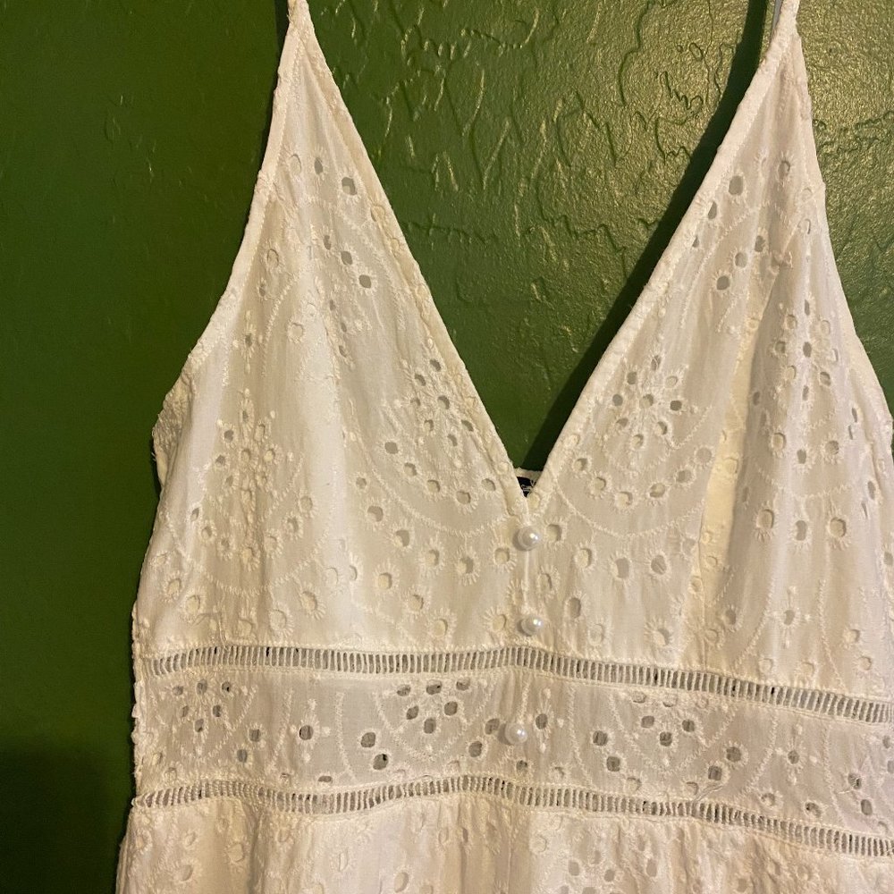 Simplee White Dress - Picture 2 of 2